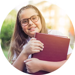 Guiamos a cada alumno a descubrir el propósito único que Dios tiene para él, identificando sus dones, talentos y vocación. Se proyecta así como un ciudadano ejemplar y un agente de cambio desde su profesión, su futura familia y sus relaciones, siendo sal y luz en cada esfera de la sociedad.